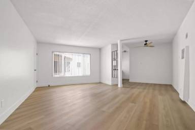 Main picture of 950 Venice Blvd