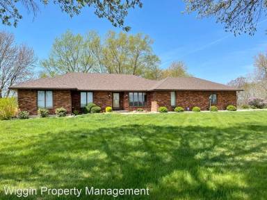 Main picture of 4900 Lakeview Dr