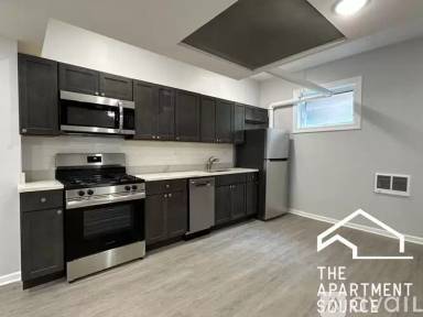 Main picture of 2550 N Sawyer Ave