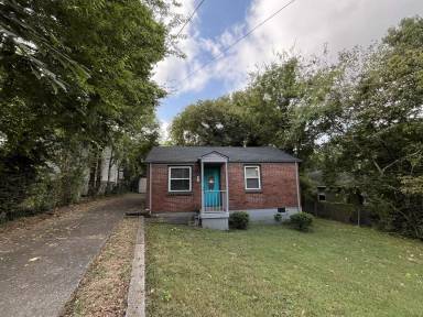 Main picture of 874 W Sharpe Ave
