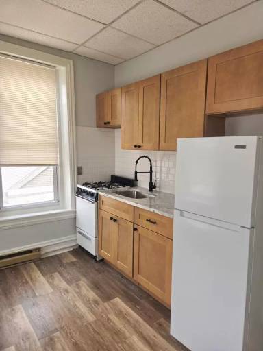 Main picture of 962 W Hamilton St