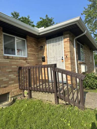 Main picture of 1709-11 Elaine Rd