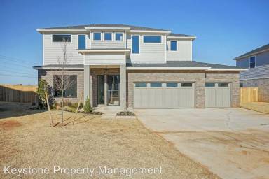 Main picture of 8921 NW 135th Pl