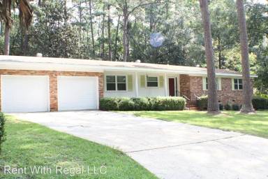 Main picture of 2105 Great Oak Dr