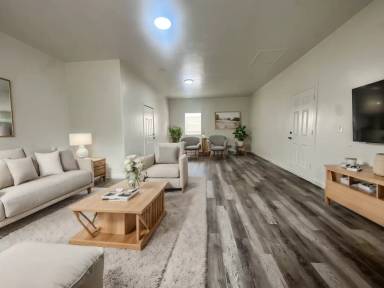 Main picture of 2515 S Parkcrest Dr