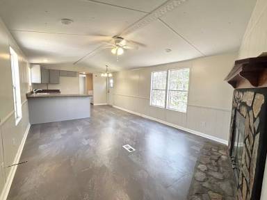 Main picture of 4963 Bud St