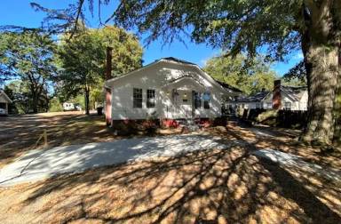 Main picture of 910 S Juniper St