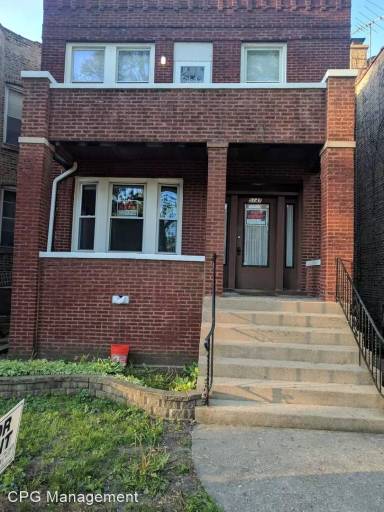 Main picture of 5147 W Cullom Ave