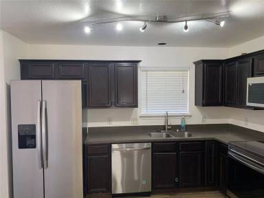 Main picture of 2115 Menefee St