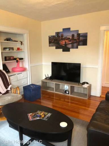 Main picture of 130 Central St