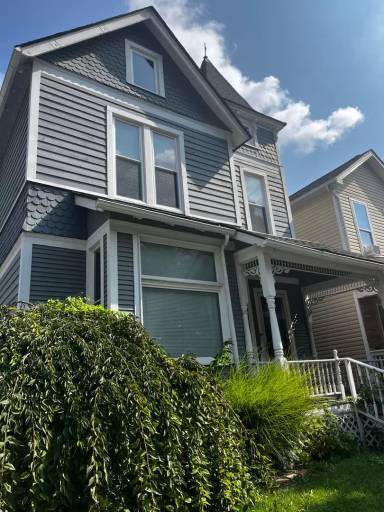 Main picture of 80 King Ave