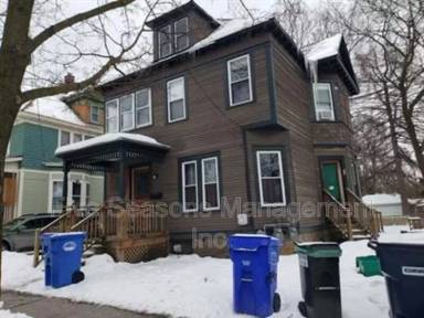 Main picture of 79 Loomis St