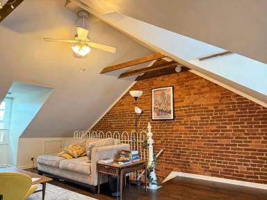 Main picture of 141 N Plum St