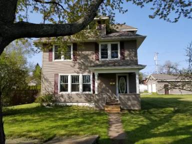 Main picture of 1424 E 4th St