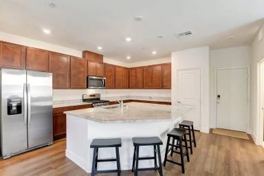 Main picture of 2864 Starling Summit St