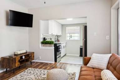 Main picture of 2706 W Tyson Ave