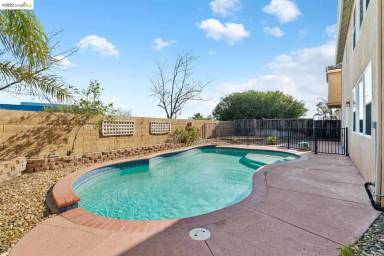 Main picture of 2263 Cambridge Dr