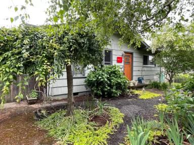 Main picture of 4531 SE 50th Ave