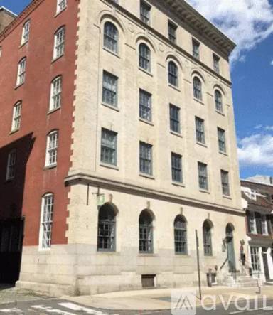 Main picture of 225 Arch St