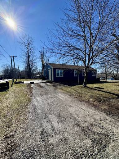 Main picture of 8345 Center Dr