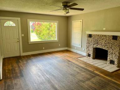 Main picture of 1112 Warner Ave