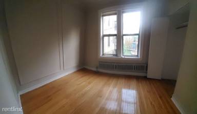 Main picture of 1367 W Estes Ave