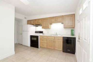 Main picture of Garden Courts Apartments