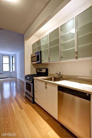 Main picture of 45 Wall St Apartments