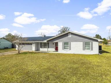 Main picture of 924 Agnes Scott Cir