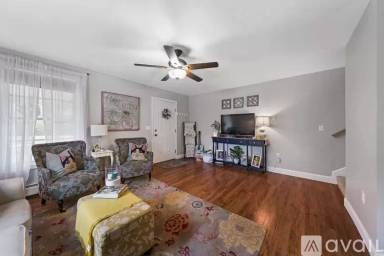 Main picture of 7171 School St