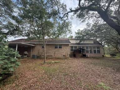 Main picture of 131 Carmel Ln