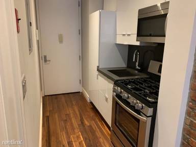 Main picture of 202 E 13th St