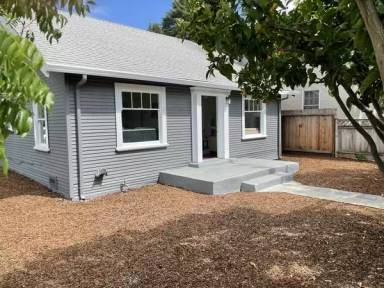 Main picture of 116 Oak Ct