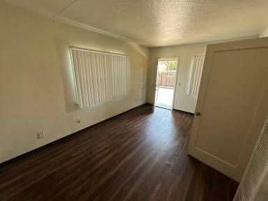 Main picture of 317-325 E.20 St