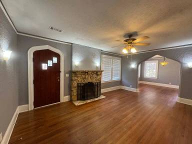Main picture of 3349 Lexington Rd