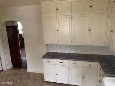 Main picture of 2315 W Starr St