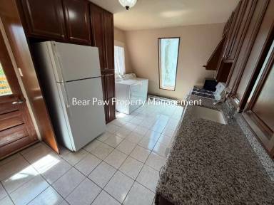 Main picture of 196 Deer Rd