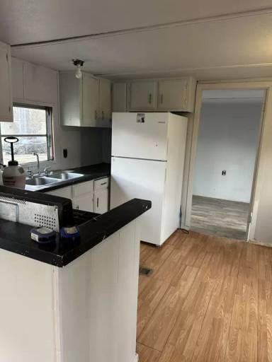 Main picture of 951 N Auburn Ave