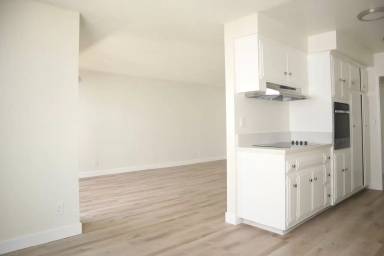 Main picture of 1740 N Harvard Blvd