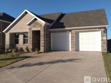 Main picture of 215 Fieldstone Dr