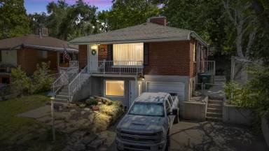 Main picture of 2142 Robins Ave