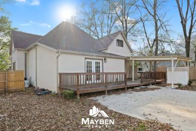 Main picture of 515 E 3rd St