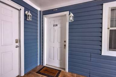 Main picture of 1282 Beach Blvd