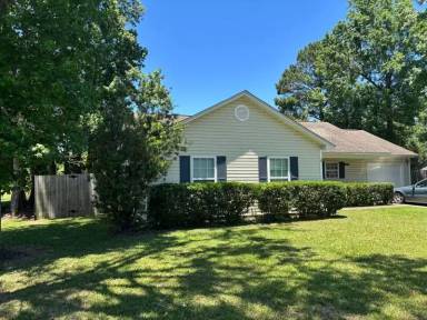 Main picture of 2878 August Rd
