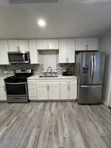 Main picture of 320 W Whittier Ave