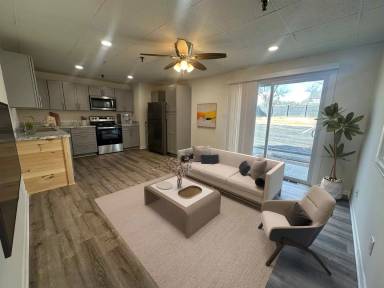 Main picture of 1725 Henry Ave