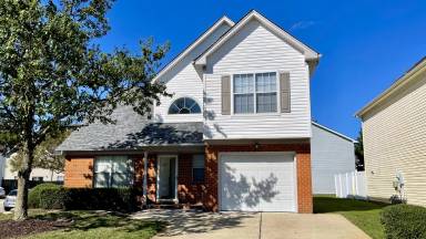 Main picture of 2210 Holly Berry Ln