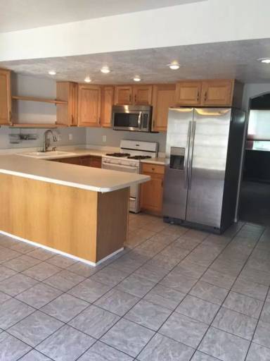 Main picture of 75 Hampton Pl
