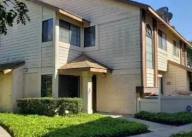 Main picture of 855 W 34th St