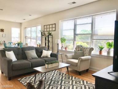 Main picture of 2643 N Fairfield Ave